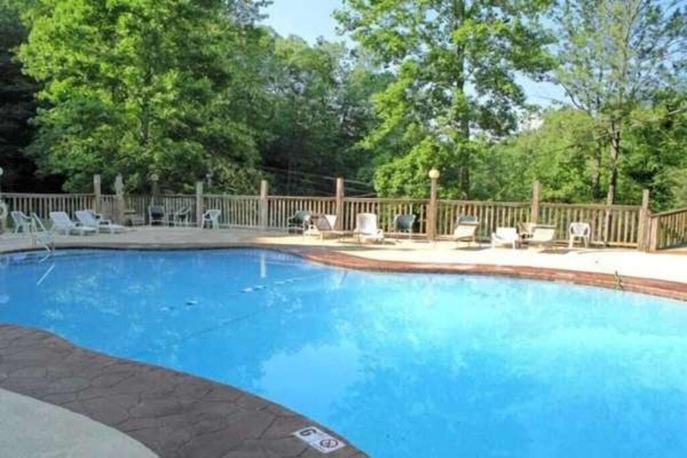 A Charming Cabin, Pool, Firepit, Hot Tub-Jacuzzi Gatlinburg Exterior foto